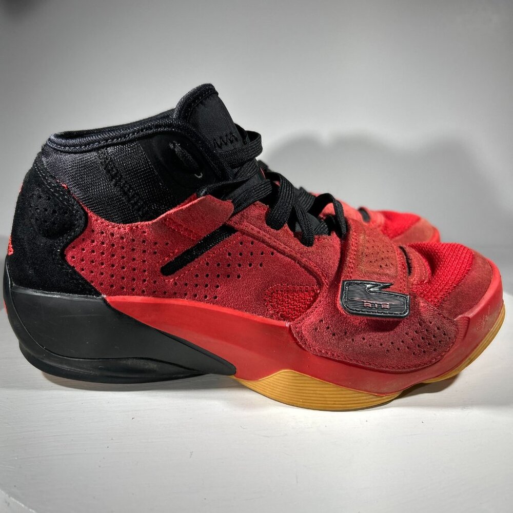 Nike Air Jordan Zion 2 Boys Basketball Shoes Red Black Sneakers Size 4.5 Y Youth